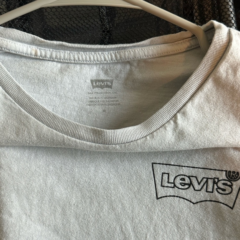 Levi White T-Shirt (M)